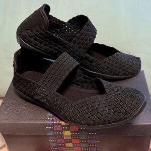 NIB Bernie Mev Cuddly Mary-Jane’s. Women’s 11. EU 42